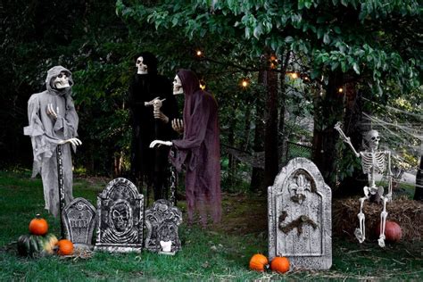 Haunt your neighbors with these malevolent witch Halloween props